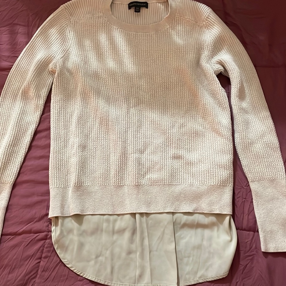 Beige Banana Republic Sweater